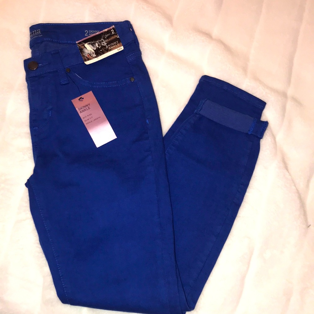 A.N.A Skinny Ankle Jeans: Sz 2   (B-46)